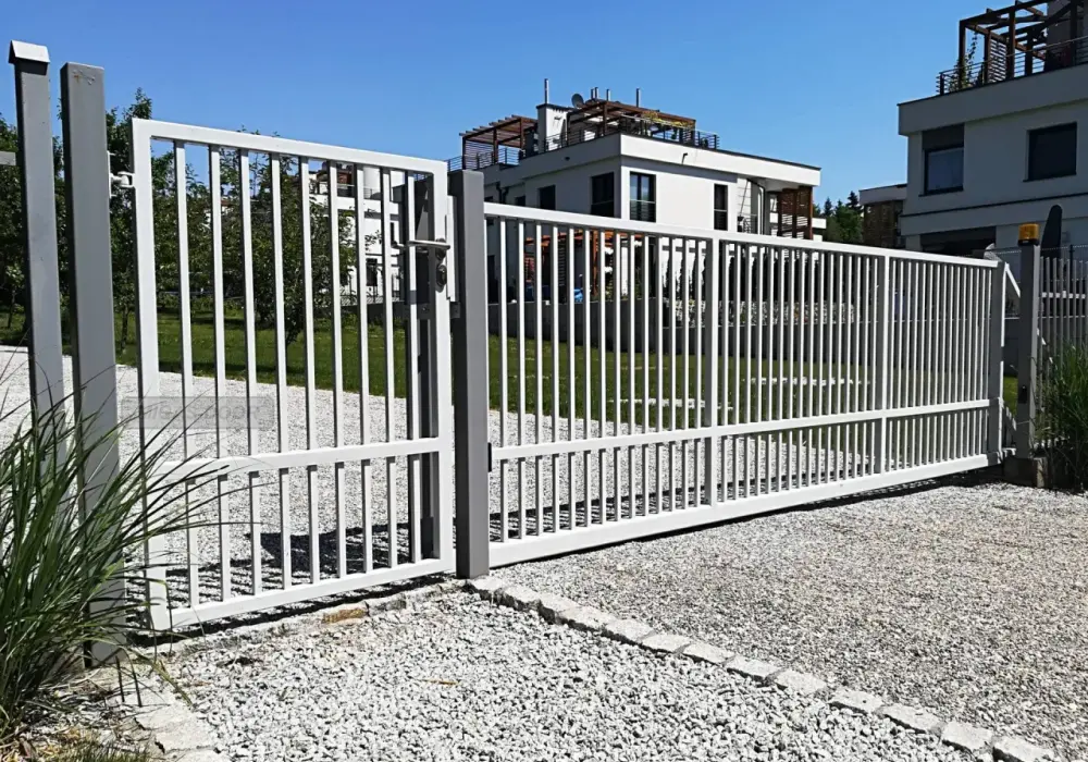 Brama przesuwna na pilota - Jak wybrać i ile kosztuje?