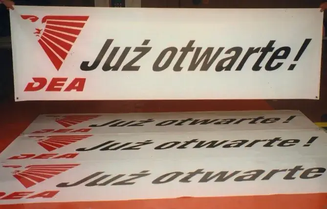 Zdjęcie Ile kosztuje baner reklamowy na płocie? Sprawdź ceny i ukryte koszty