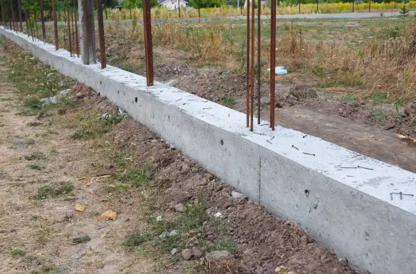 Podmurówka pod siatkę - Fundament trwałości czy zbędny koszt?