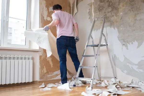 Jak ściągnąć tapetę ze ściany? Łatwy poradnik DIY