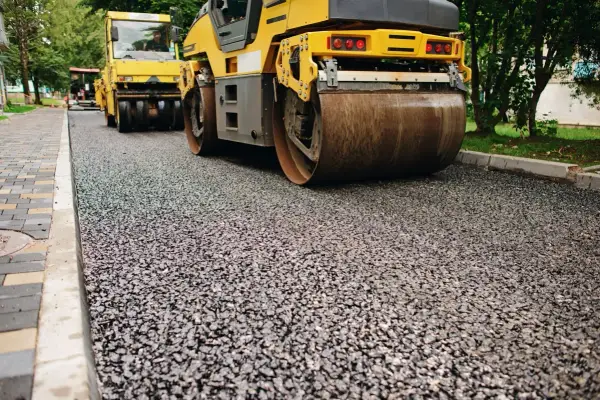Jaki kliniec na podjazd: wybierz najlepszy materiał na trwały podjazd